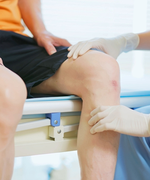 Knee Arthroplasty vs Knee Arthroscopy: What's the Difference